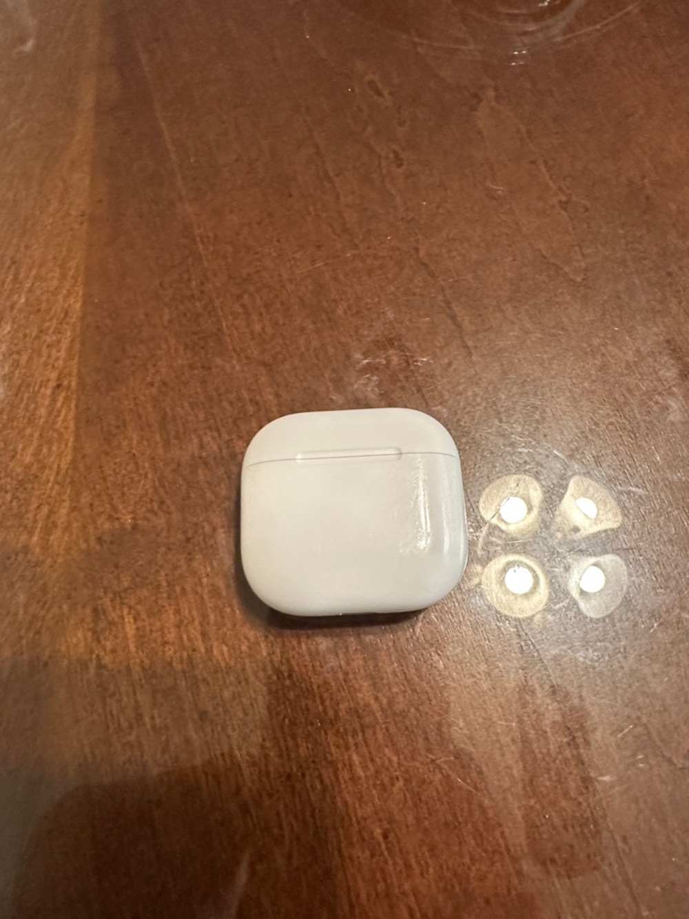 Apple AirPods 4 (no noise cancelling) like new